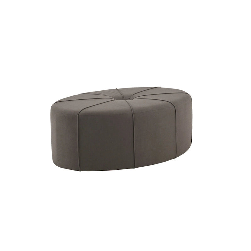Gepolsterter, gesteppter, ovaler Oversize-Hocker