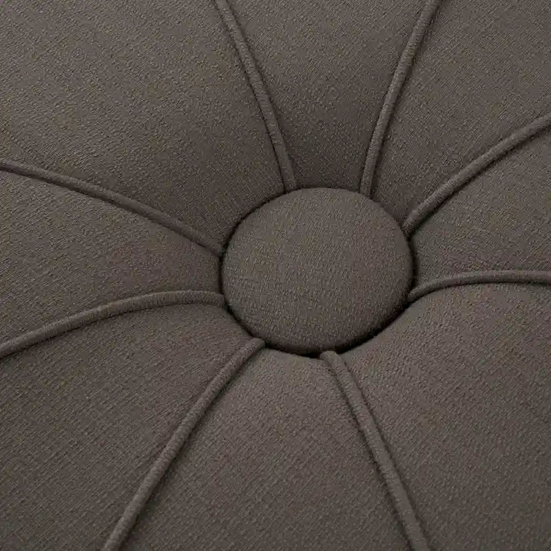 Gepolsterter, gesteppter, ovaler Oversize-Hocker