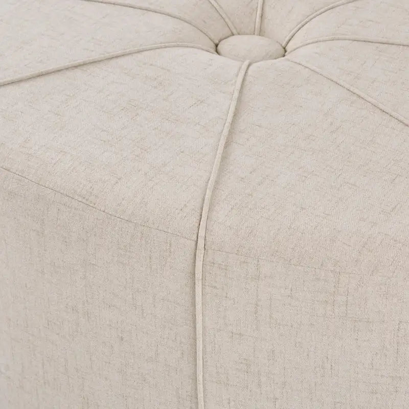 Gepolsterter, gesteppter, ovaler Oversize-Hocker