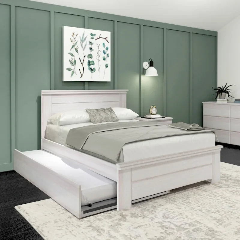 Cama matrimonial estilo granja con cabecero de panel y cama nido