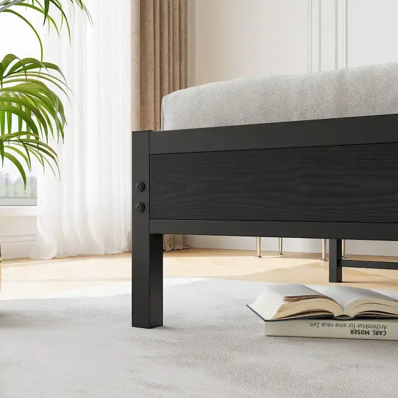 Bedframe voor queensize matras met hoofdbord met opbergruimte en oplaadstation